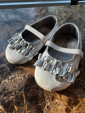 Michael Kors Baby Girls Ballet Flats Size 3C Silver Metallic Ruffle Dress Shoes
